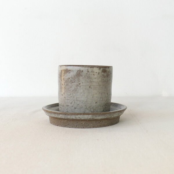 handmade-stoneware-espresso-tea-cup-minimalist-grey-matte