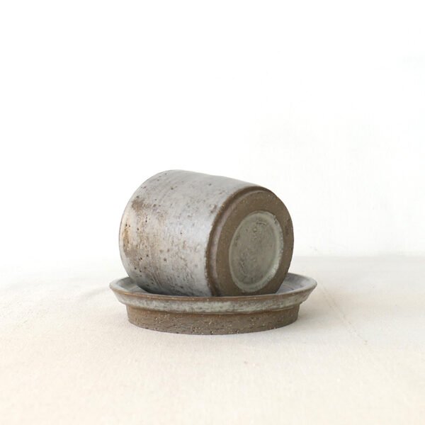 handmade-stoneware-espresso-tea-cup-minimalist-grey-matte