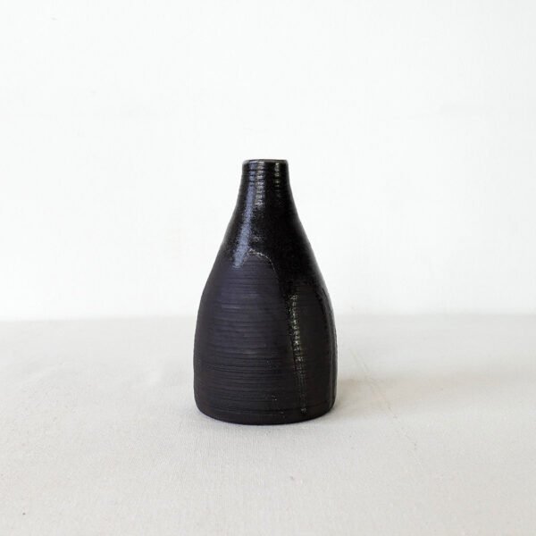 Handmade Minimalist Oval Vase – Black Stoneware