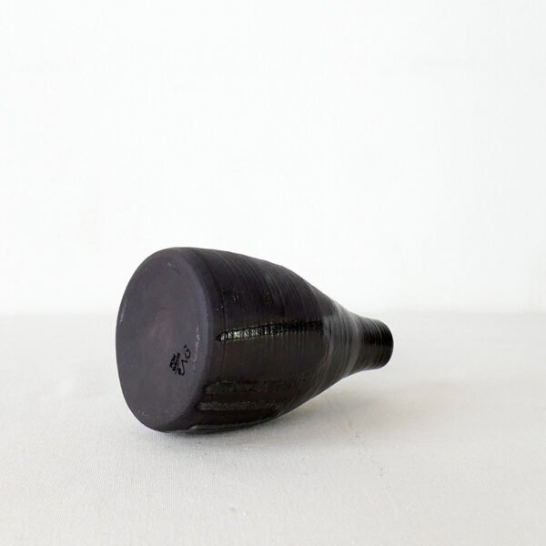 minimalist single stem bud black vase stoneware handmade berlin